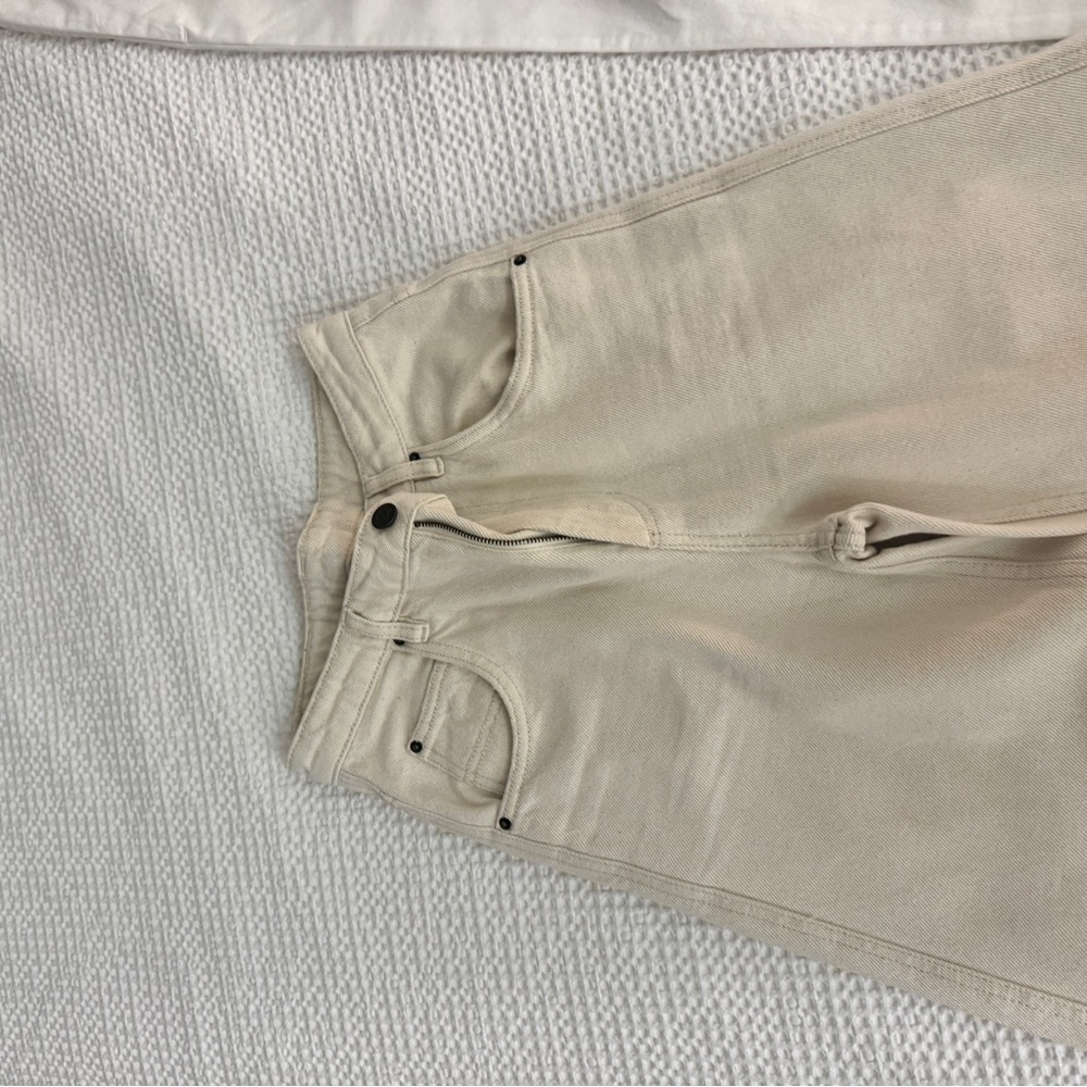 Cream High-Waisted Jeans